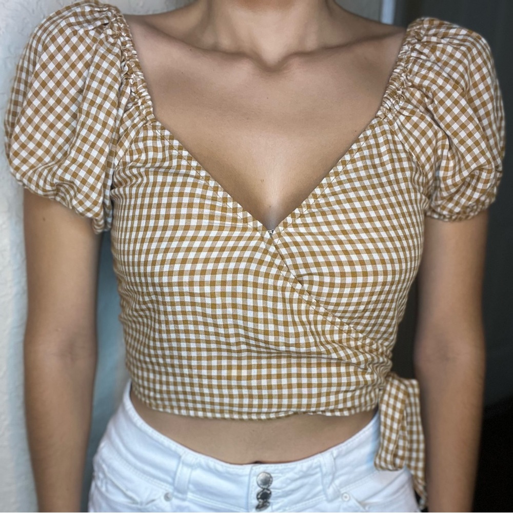 Aeropostale cropped blouse crossover